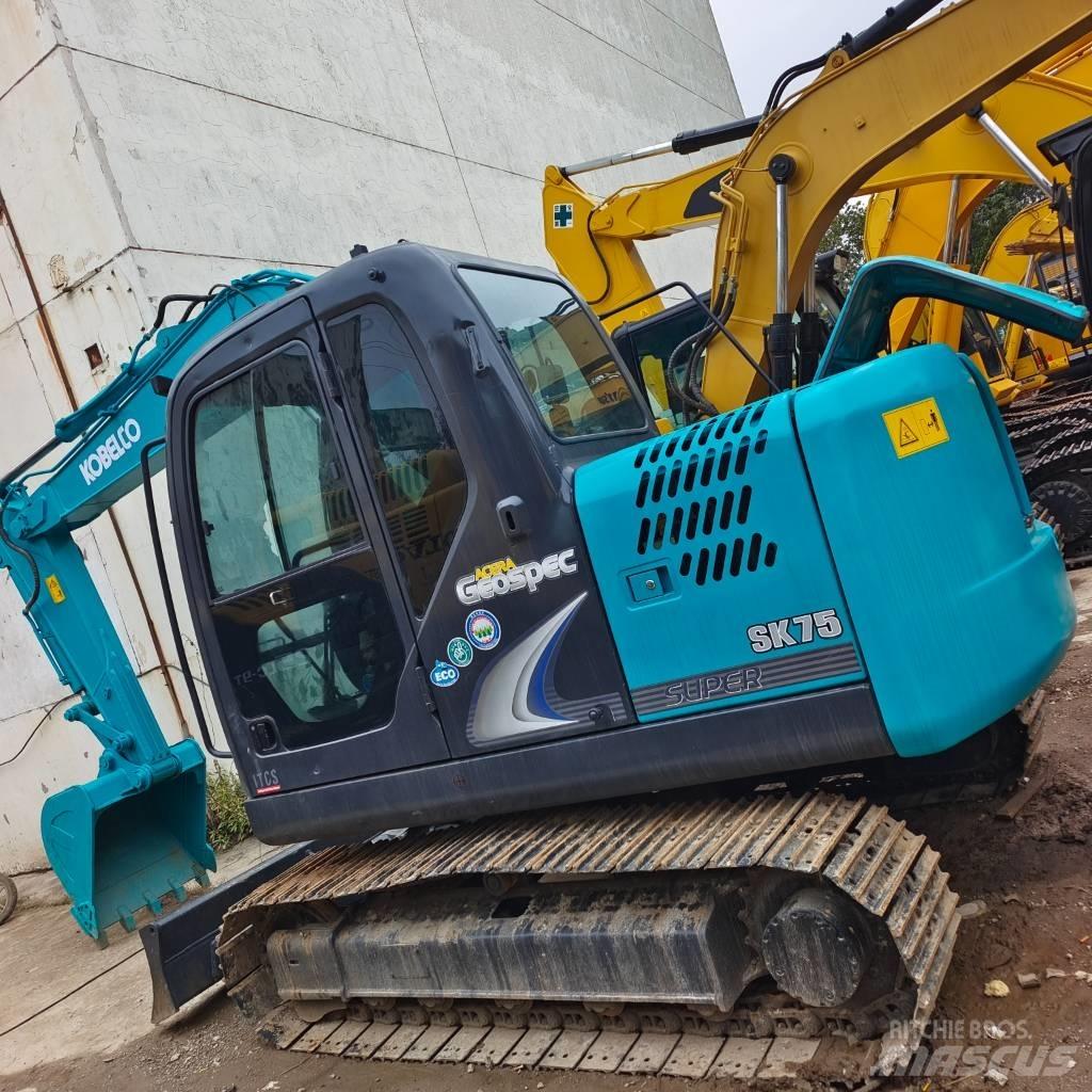 Kobelco SK 75 Midikaivukoneet 7t - 12t