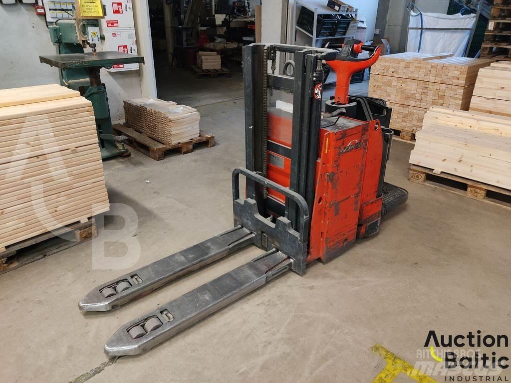 Linde L12 L Käyden ajettavat pinoamistrukit