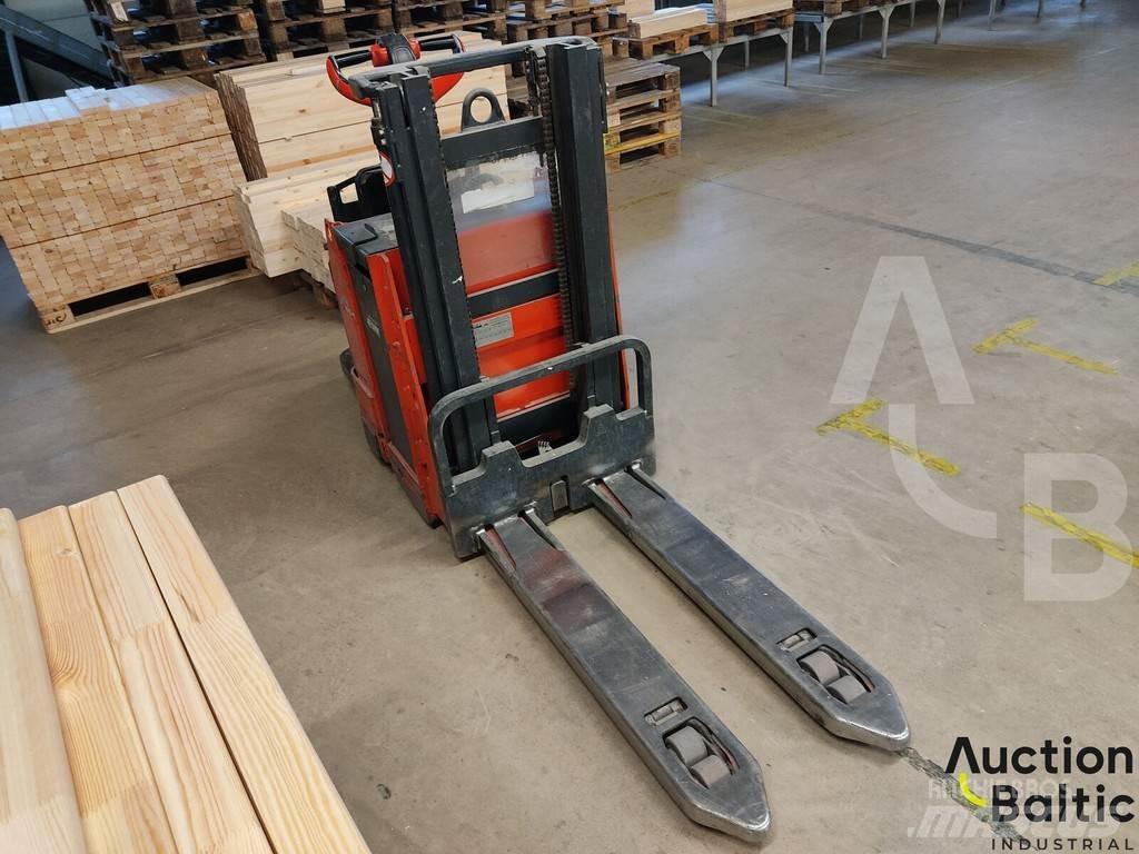 Linde L12 L Käyden ajettavat pinoamistrukit