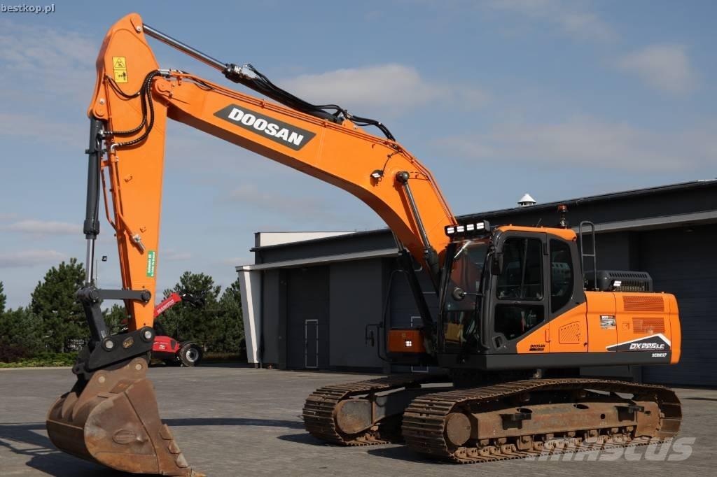 Doosan DX 225 LC-7 Telakaivukoneet
