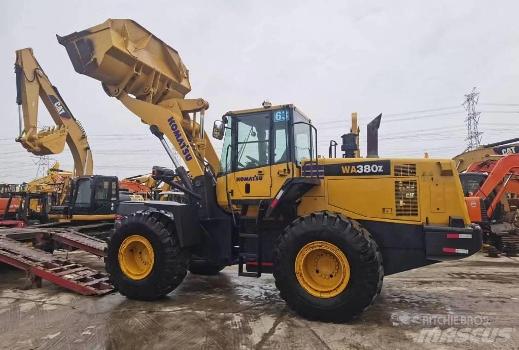 Komatsu WA 380 Pyöräkuormaajat