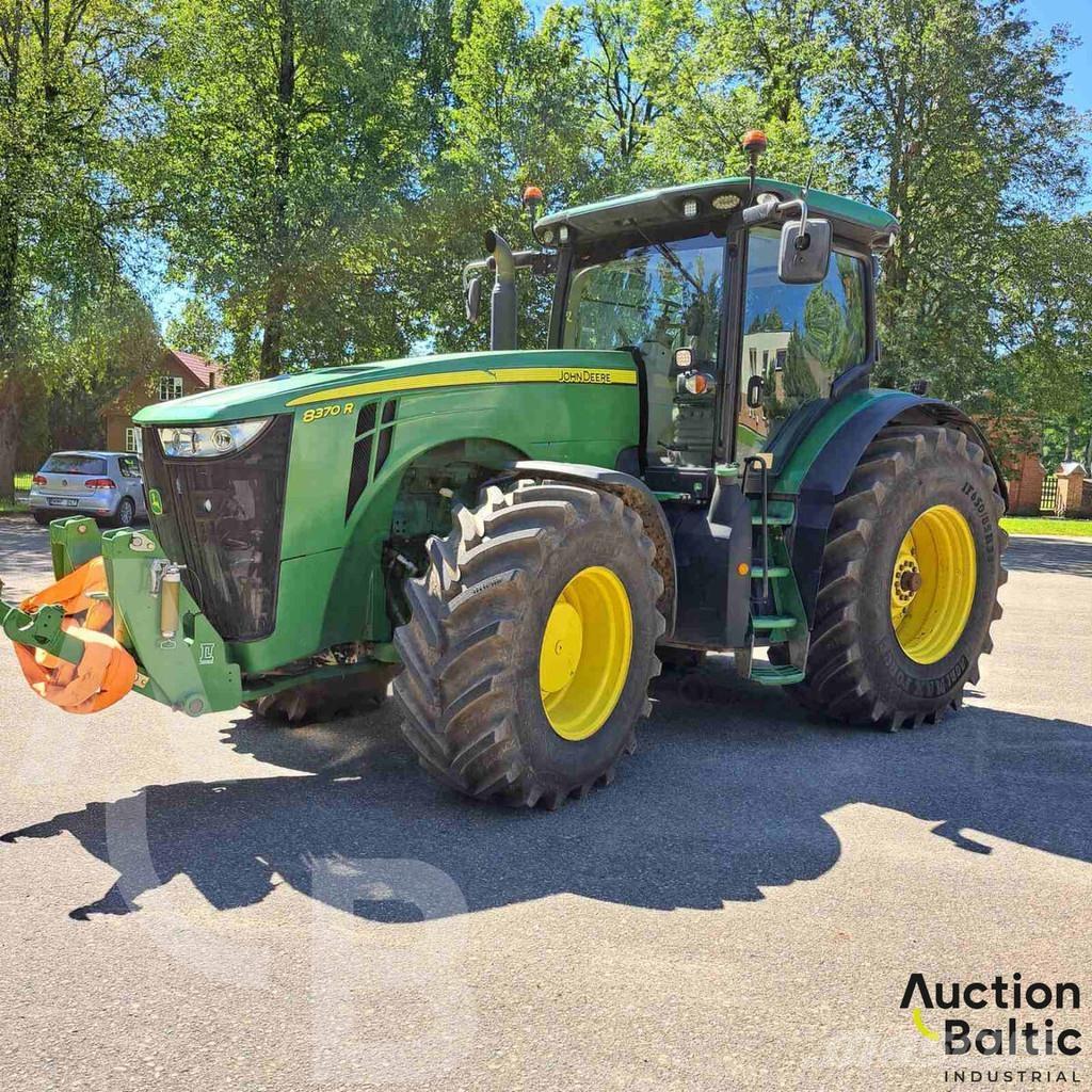 John Deere 8370 R Traktorit