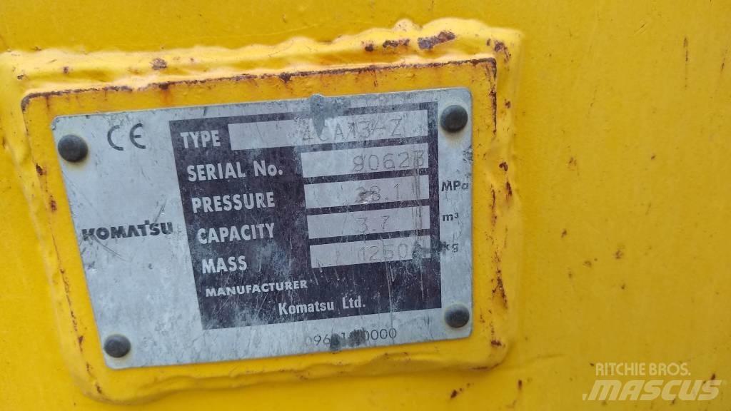 Komatsu D65PX-18 Telaketjupuskutraktorit