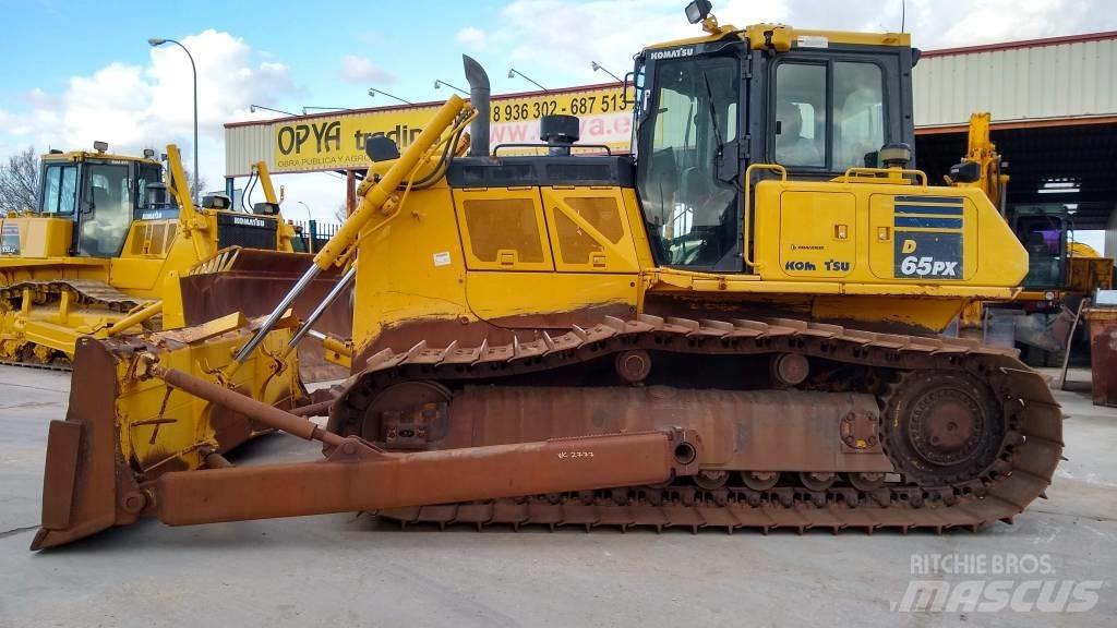 Komatsu D65PX-18 Telaketjupuskutraktorit