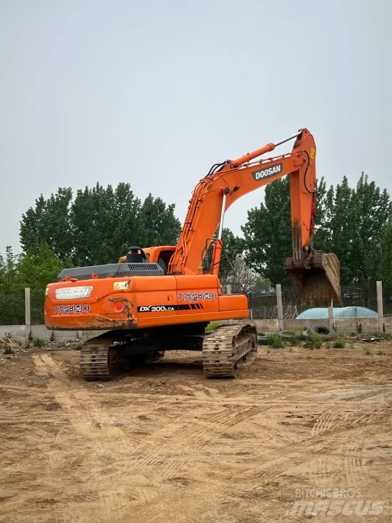 Doosan DX300LCA Telakaivukoneet