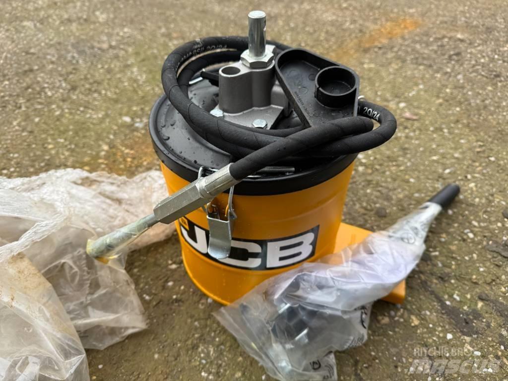 JCB 3 DX 4X4 ( UNUSED ) Kaivurikuormaajat