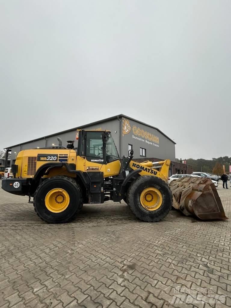 Komatsu WA 320 Pyöräkuormaajat