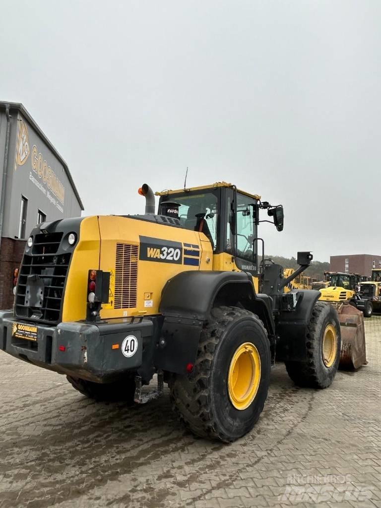 Komatsu WA 320 Pyöräkuormaajat