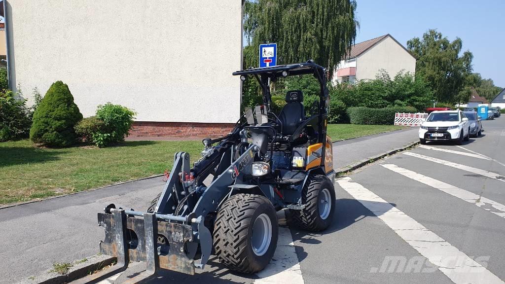 GiANT G 2500 X-Tra Pyöräkuormaajat