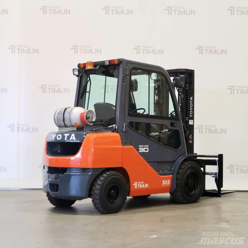 Toyota 02-8FGF30 Nestekaasutrukit