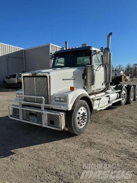 Western Star 4900 Vetopöytäautot