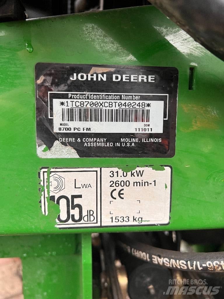 John Deere 8700 Väyläleikkuri