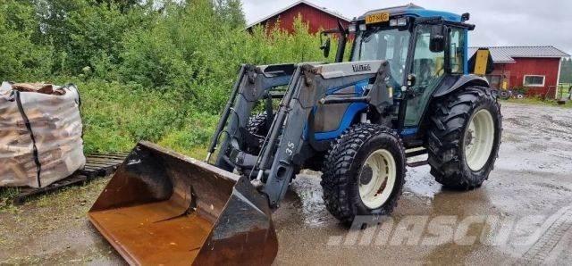 Valtra A85 Traktorit