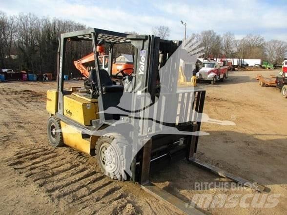 Yale GDP080LG Dieseltrukit