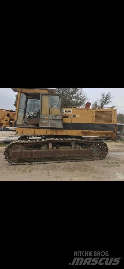 CAT 235 Telakaivukoneet