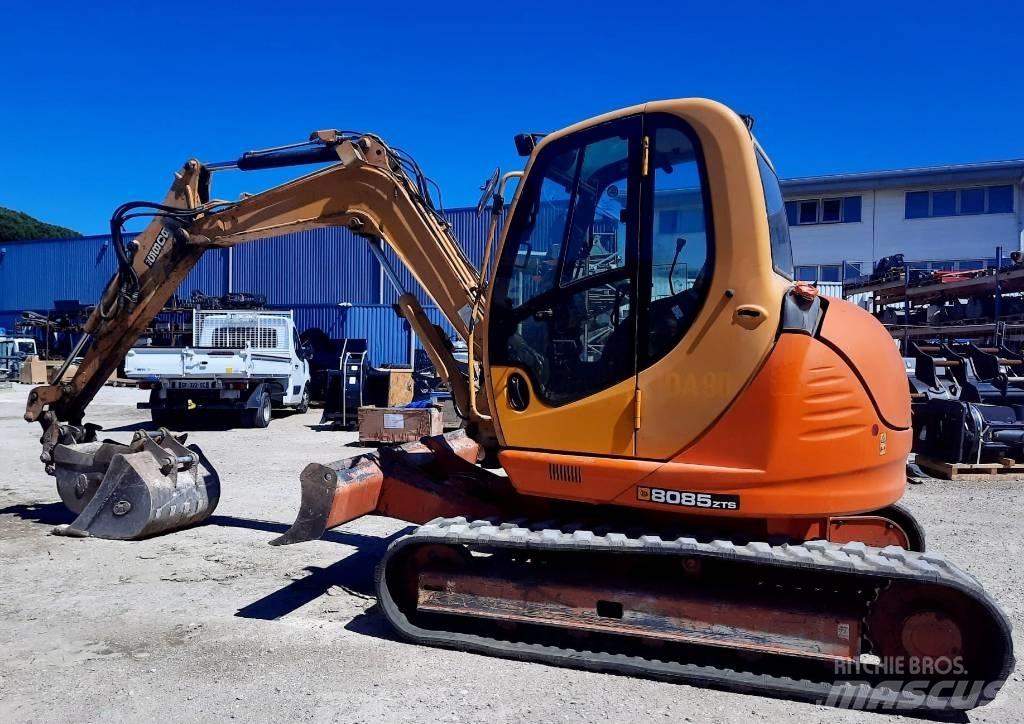 JCB 8085 Midikaivukoneet 7t - 12t