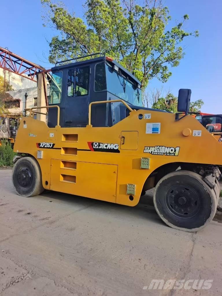 XCMG XP 263 Kumipyöräjyrät