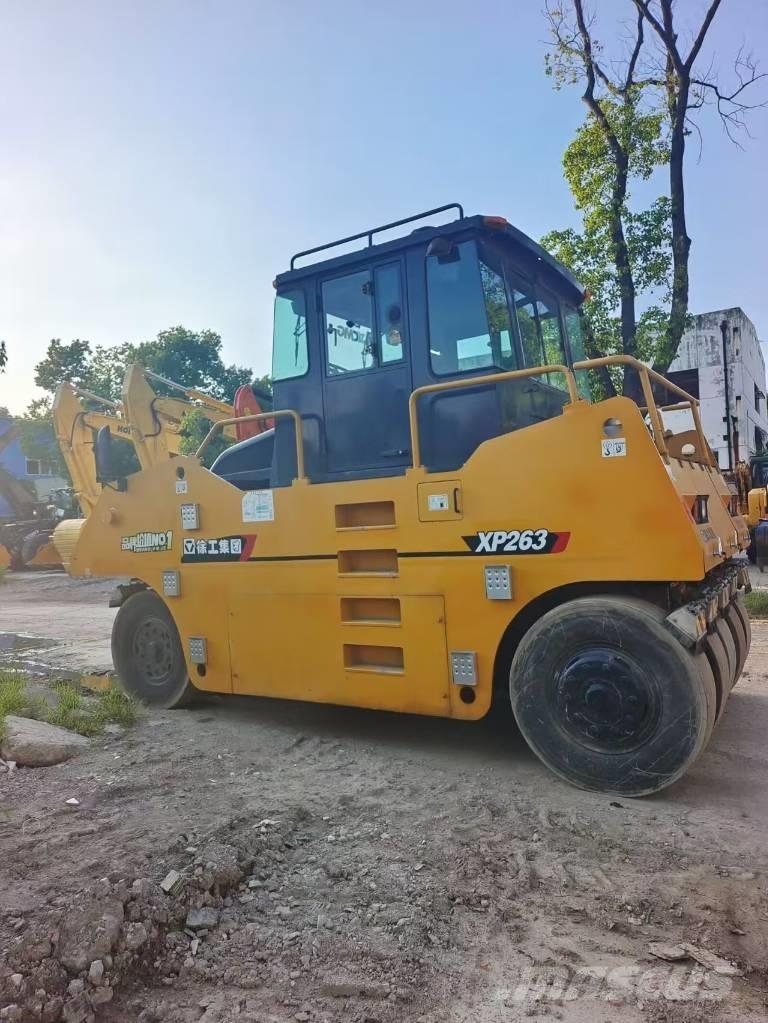 XCMG XP 263 Kumipyöräjyrät