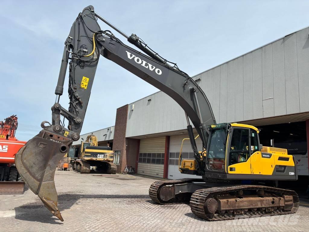 Volvo EC 300 D L Telakaivukoneet