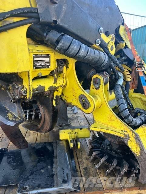 John Deere H414 Harvesterit