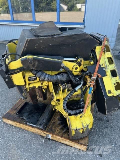 John Deere H414 Harvesterit