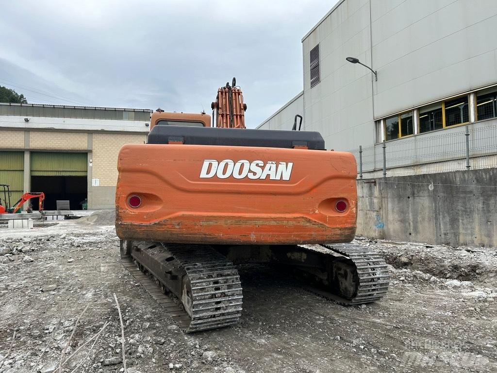 Doosan DX 255 LC Telakaivukoneet