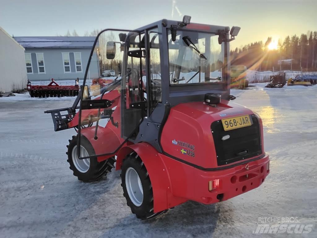 Flexitrac 1238 CAB Pienkuormaajat