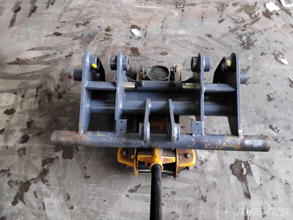 Flexitrac 1238 CAB Pienkuormaajat