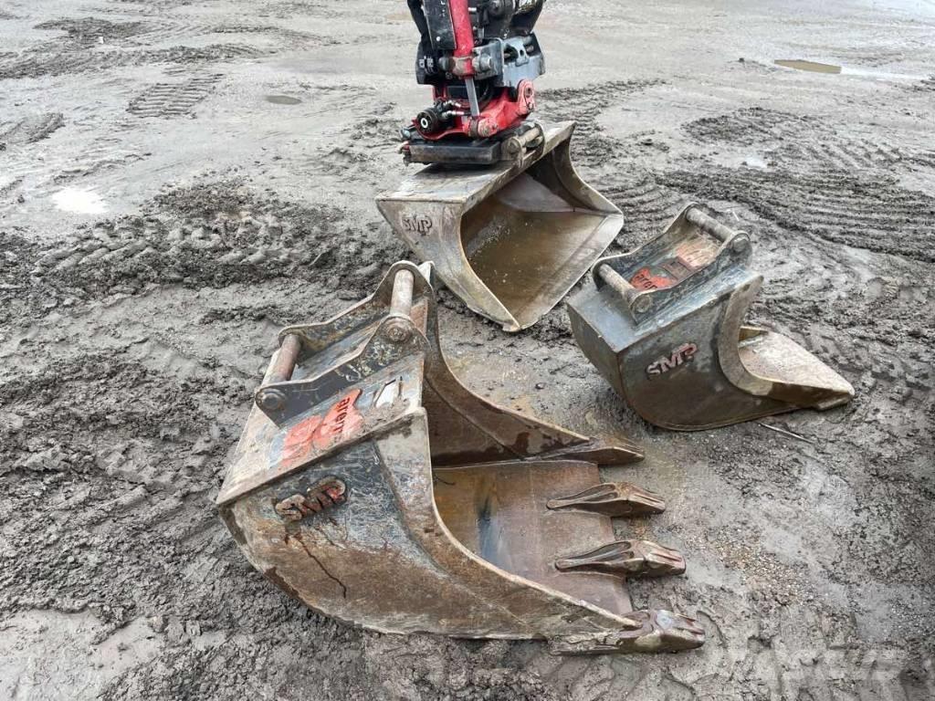 Takeuchi TB 240 Minikaivukoneet < 7t