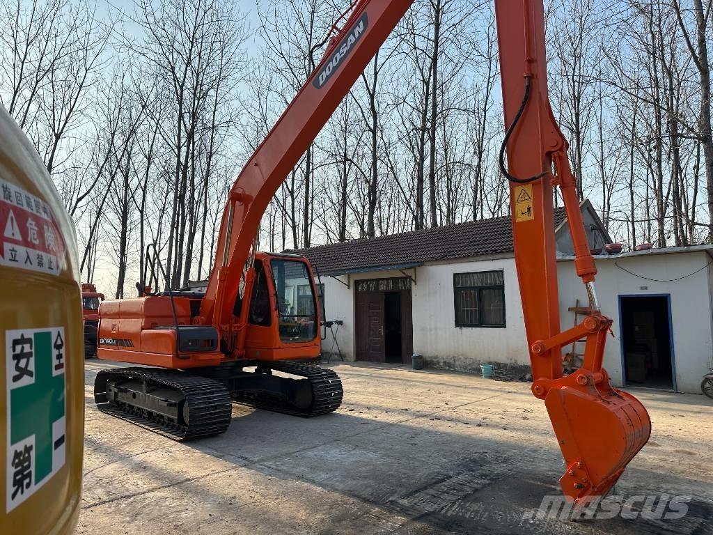 Doosan DX140 Telakaivukoneet