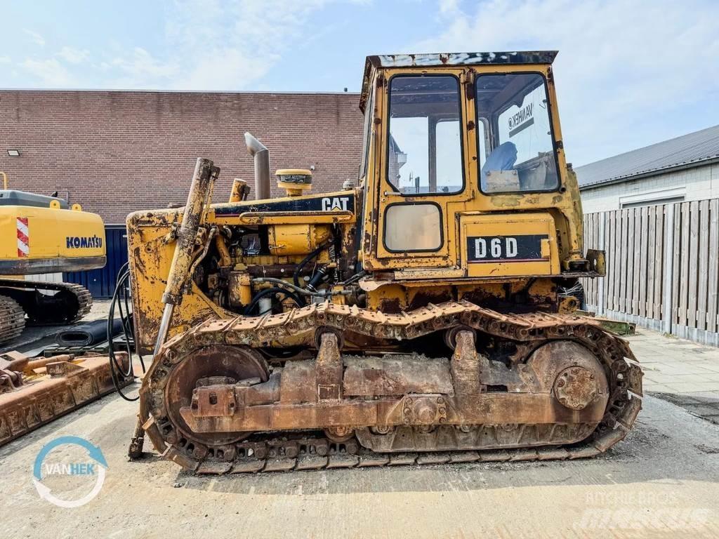 CAT D6D Telaketjupuskutraktorit