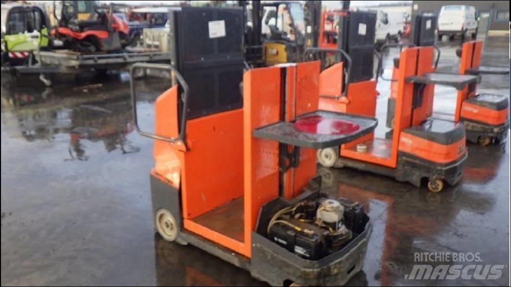 JLG DSP-M Ajettavat pinoamisvaunut