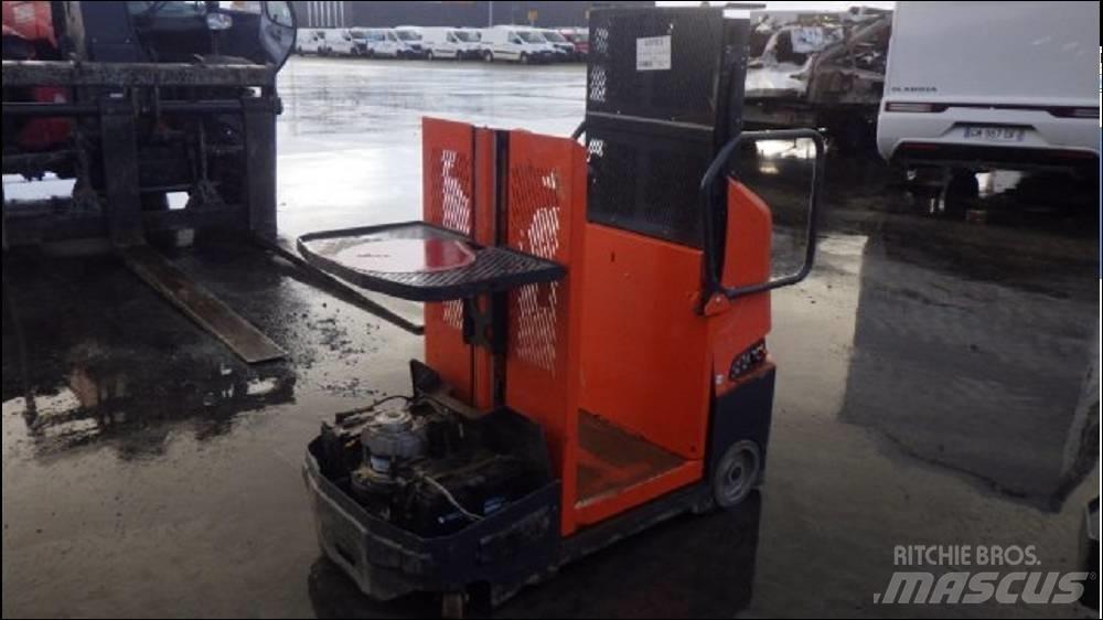 JLG DSP-M Ajettavat pinoamisvaunut