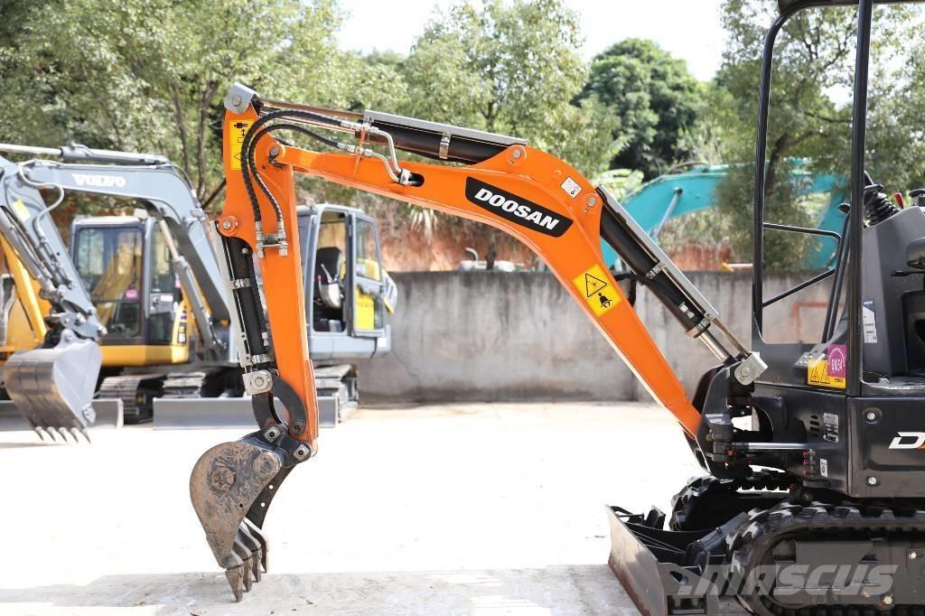 Doosan DX 17 Telakaivukoneet