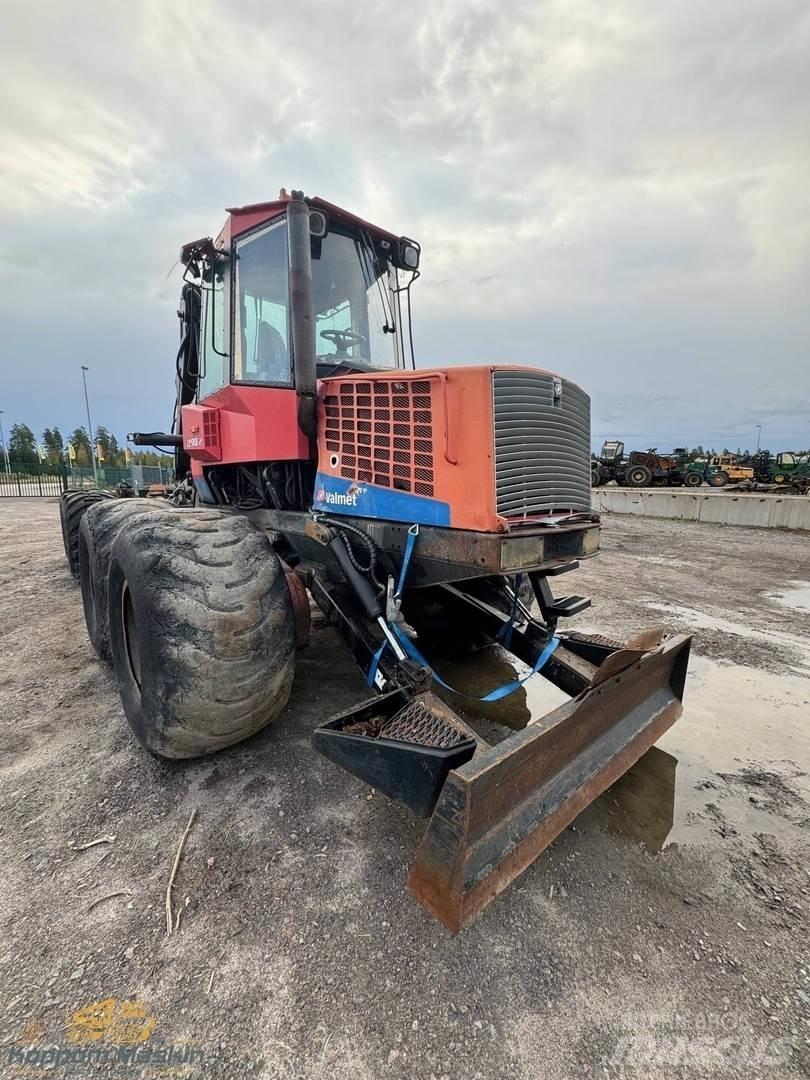 Valmet 890.2 Kuormatraktorit