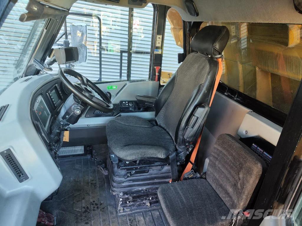 CAT 772G Maansiirtoautot