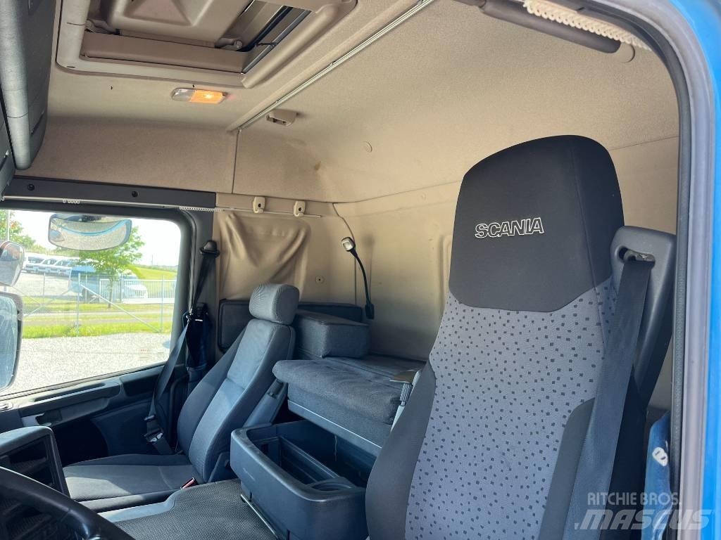 Scania P 340 Vetopöytäautot
