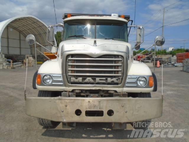 Mack CV 713 Sora- ja kippiautot