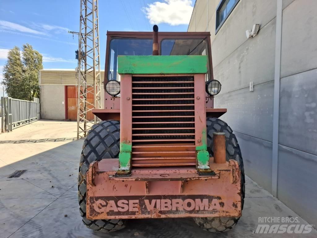 CASE Vibromax W1102D Yksivalssijyrät