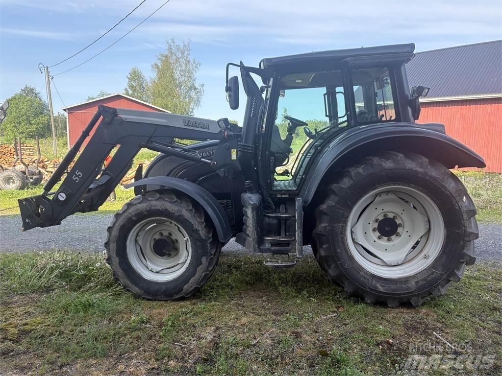 Valtra N122 Traktorit