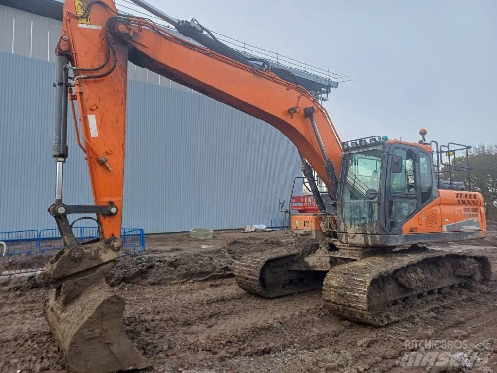 Doosan DX 225 LC-5 Telakaivukoneet
