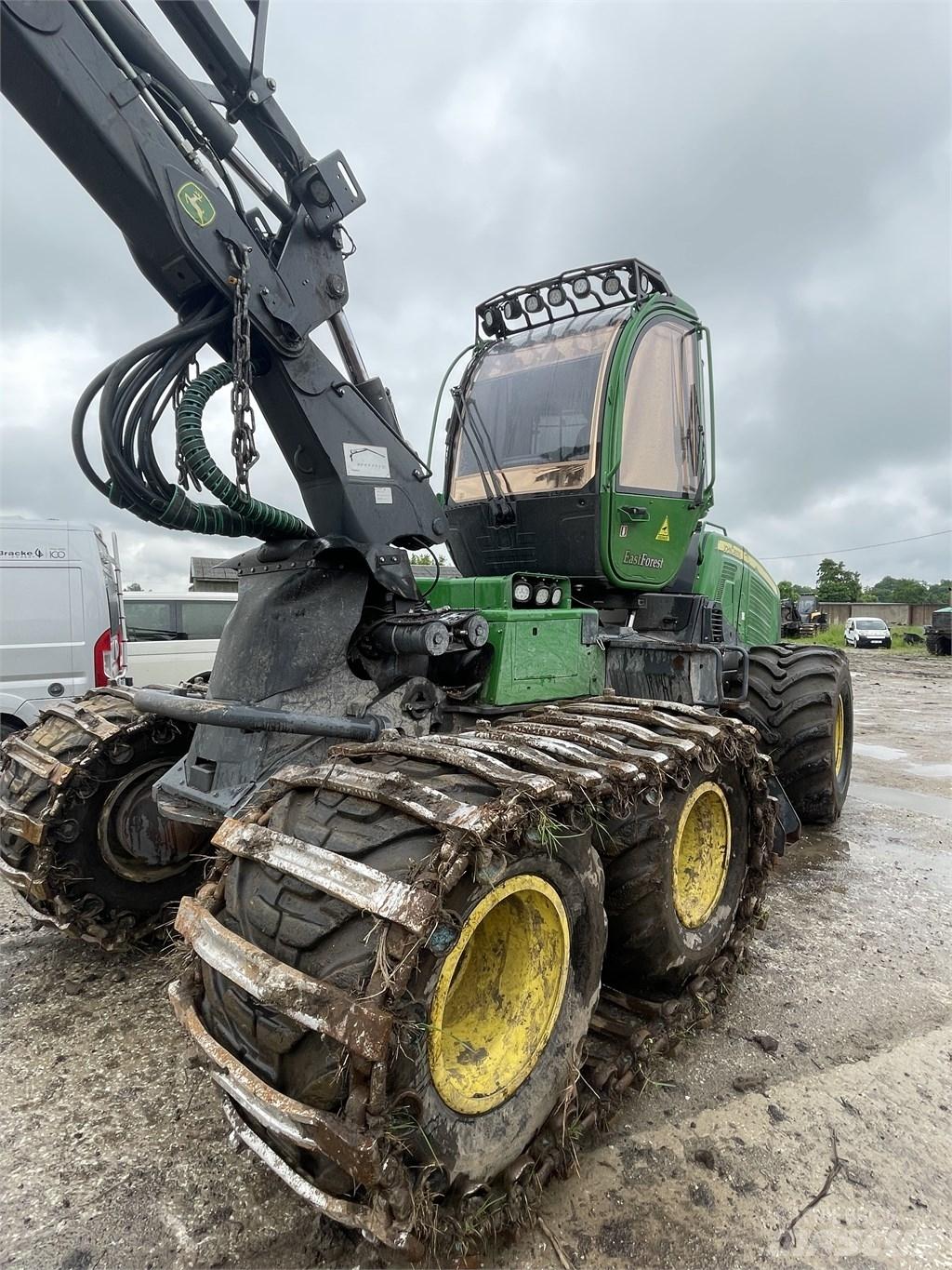John Deere 1070 G Harvesterit