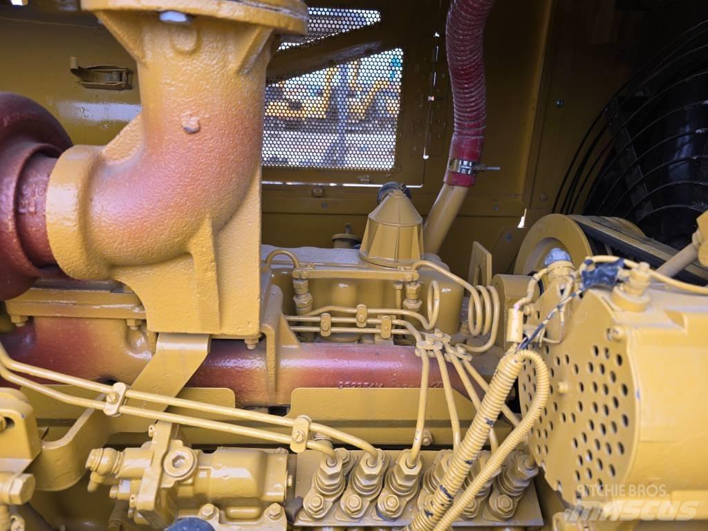 CAT D7G Telaketjupuskutraktorit