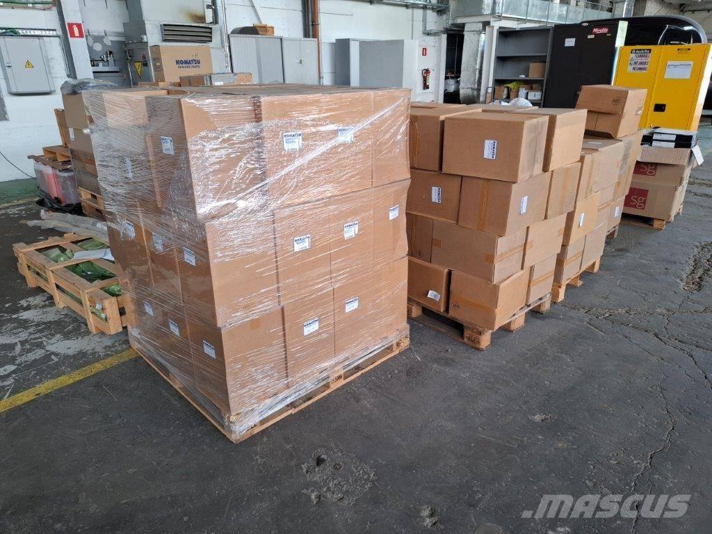 Komatsu 6125-81-7032 Moottorit