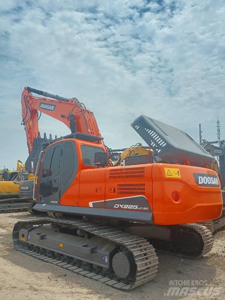 Doosan DX 225LC-9C Telakaivukoneet