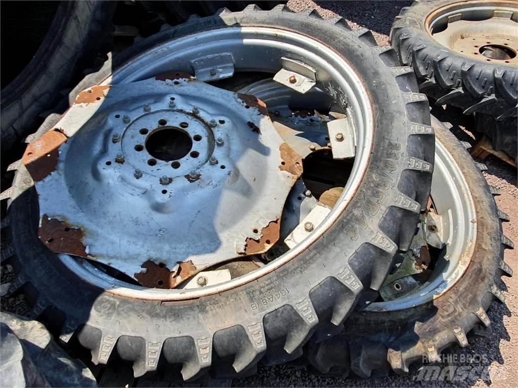 BKT 230/95R44 x2 Renkaat ja vanteet