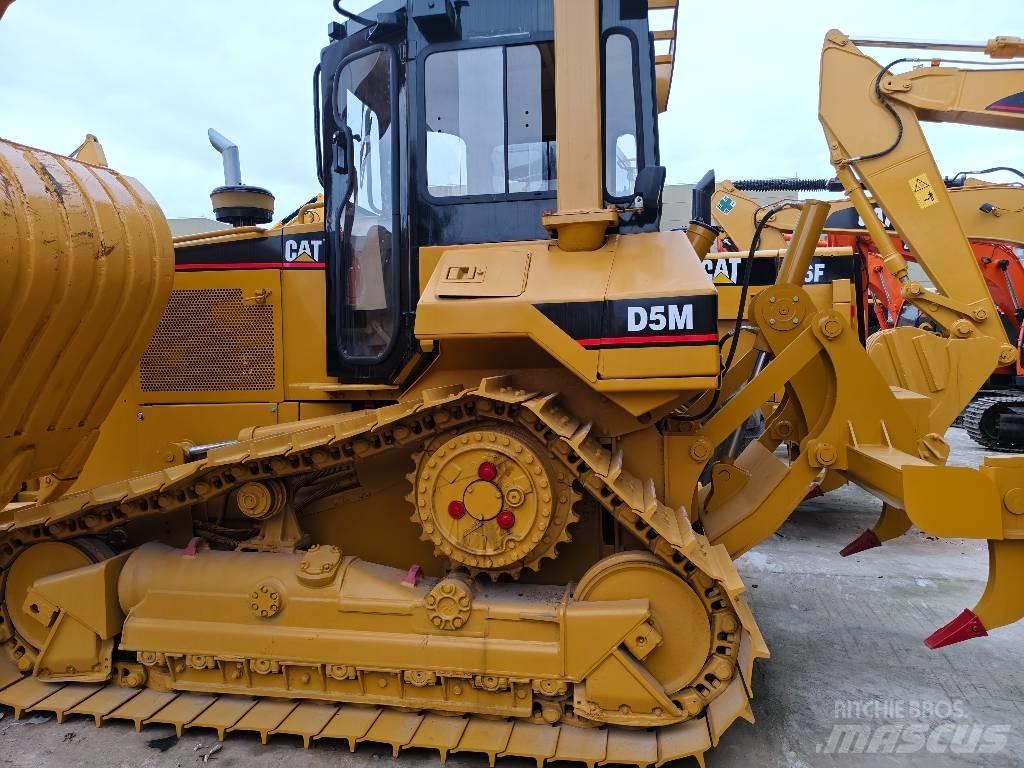 CAT D 5 M Telaketjupuskutraktorit