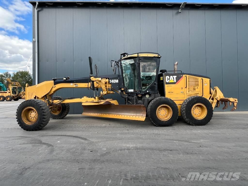 CAT 140M Tiehöylät