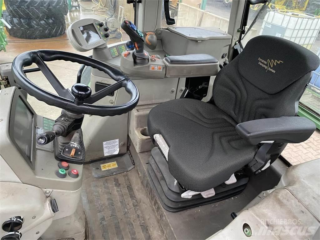 Fendt 820 Traktorit