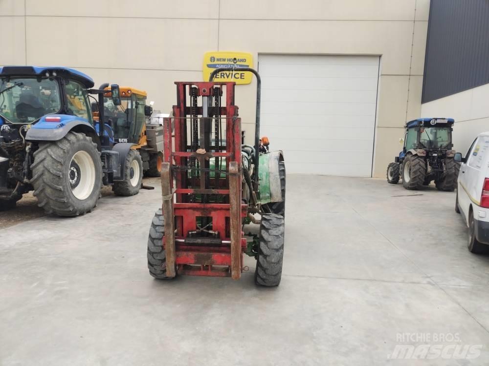 John Deere 2450 Traktorit